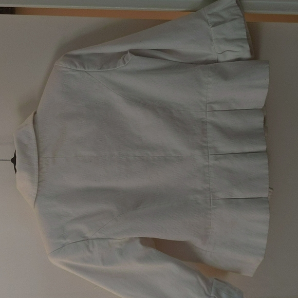 White 3/4 sleeve peplum Blazer - Picture 4 of 9